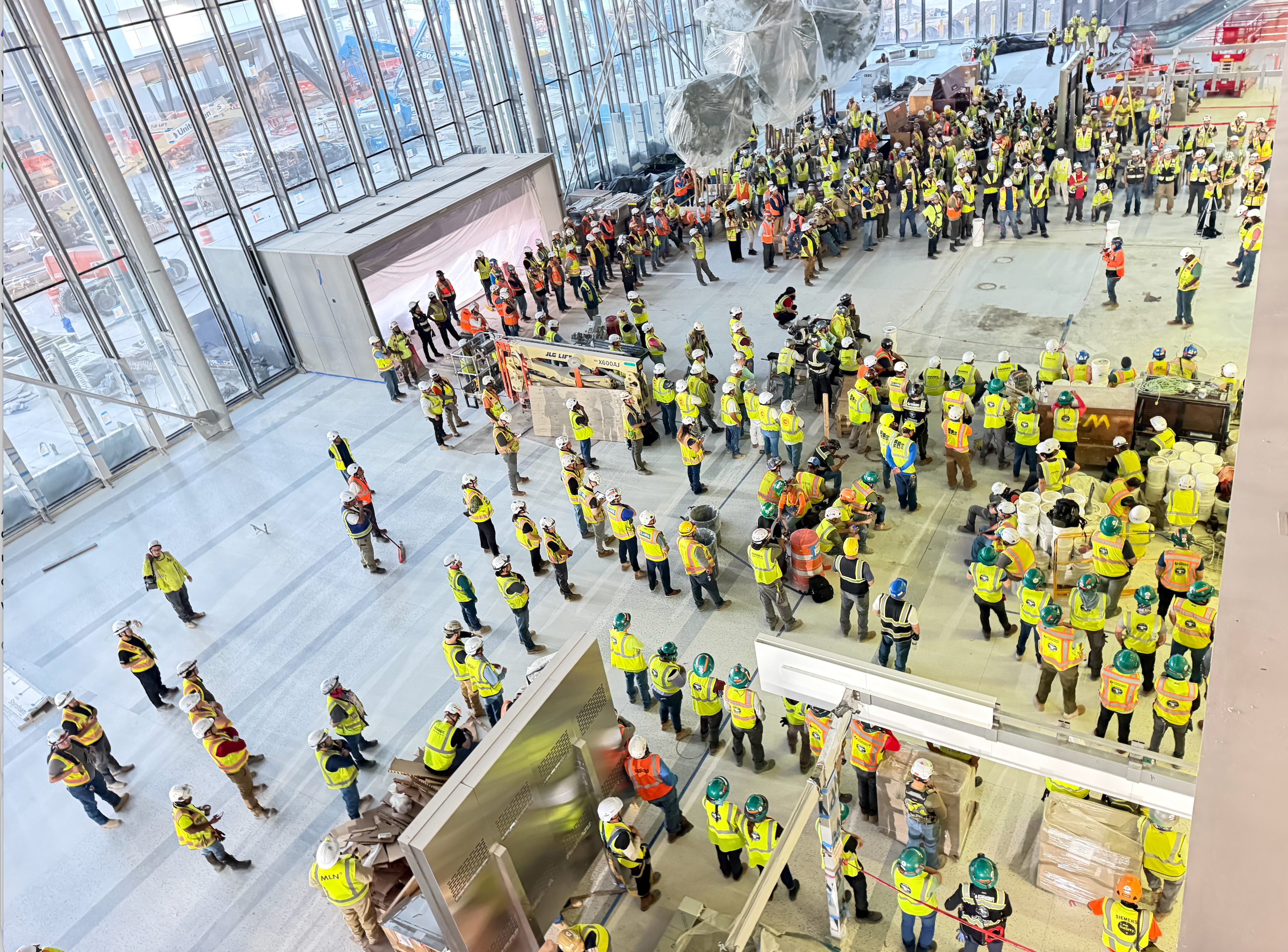 Hundreds of construction workers gathered to hear Jeff Shilanski speak on a job site
